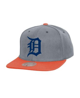 Mitchell & Ness - Men's Gray Detroit Tigers Basic Flip Snapback Hat